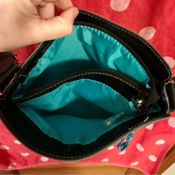{19} Lily bloom crossbody purse. Available til 9/1/24             A - Picture 5 of 10